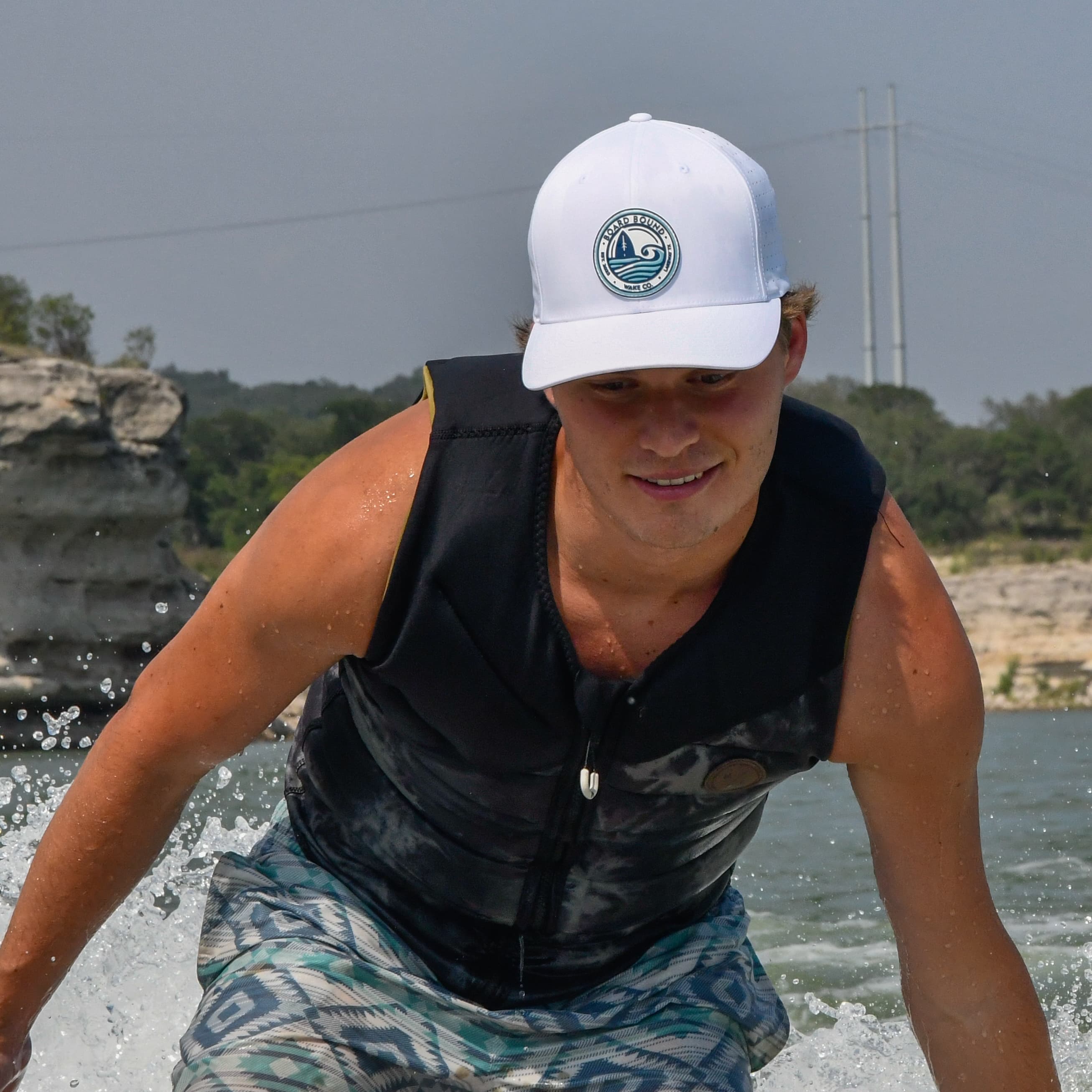 WHITE BOARD BOUND VENTED HAT
